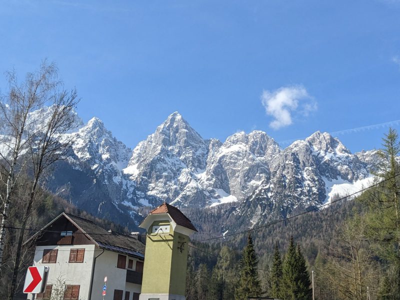 Uitzicht op de Triglav vanuit Gozd Martuljek